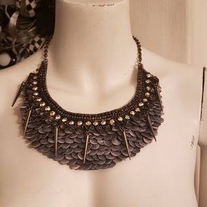 Deppa Gurnani Collar Necklace